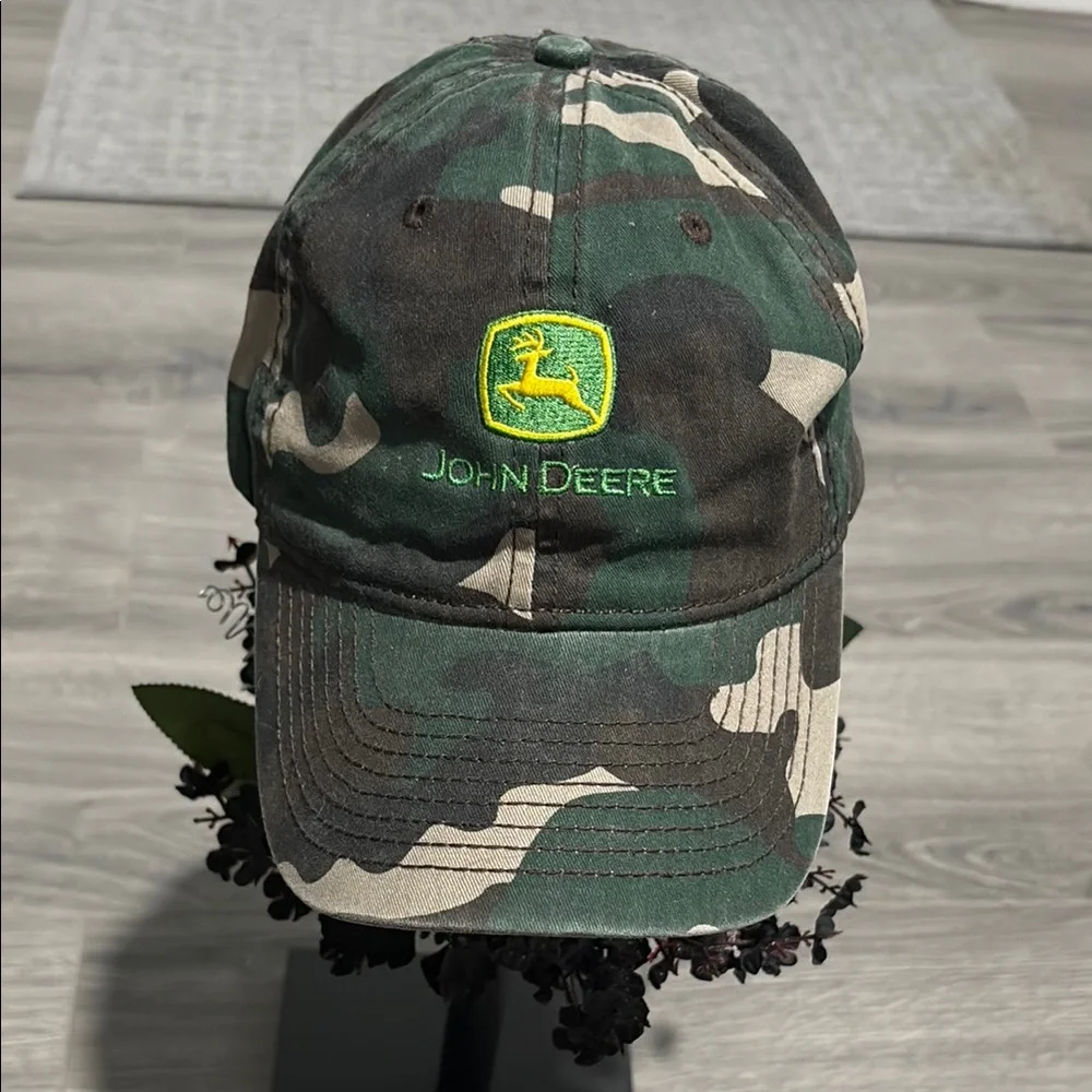 John Deere Camo Hat with Logo - Picture 1 of 7